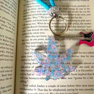 Handmade resin leaf keychain